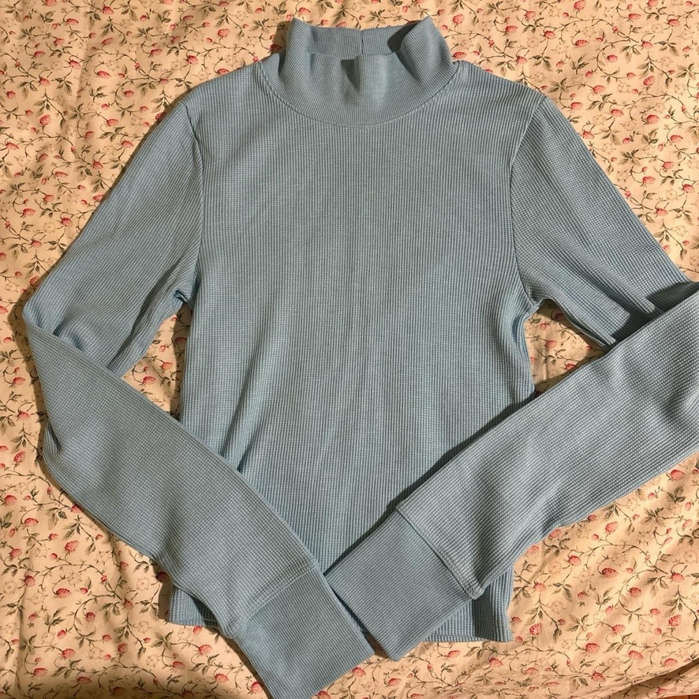 AE turtle neck
